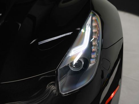Used 2016 Ferrari F12 Berlinetta image 12