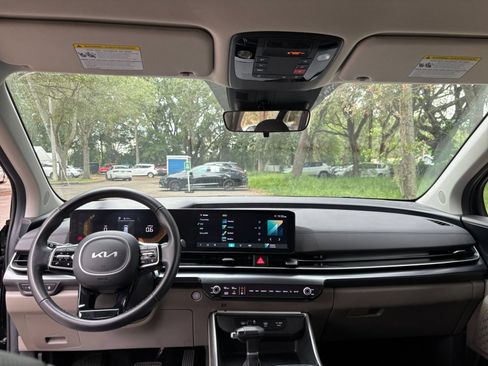 Used 2026 Kia Carnival FWD image 36