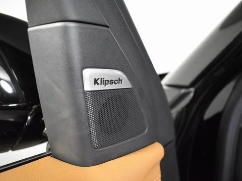 New 2025 Nissan Armada SL w/ Captain's Chari Seat Package image 9