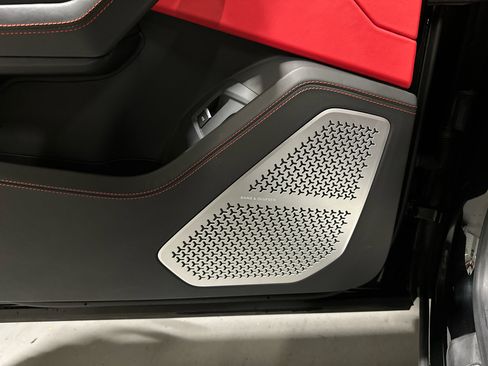 Used 2022 Lamborghini Urus image 17