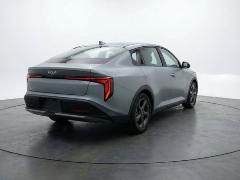 Used 2025 Kia K4 LXS image 9