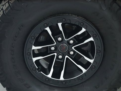 Used 2024 Jeep Wrangler Unlimited Rubicon image 37