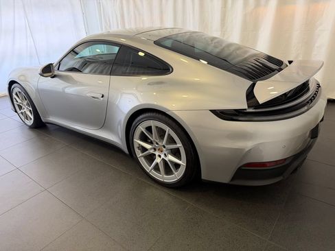 Certified 2025 Porsche 911 Carrera RWD image 3