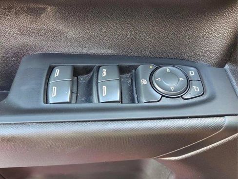 Certified 2022 Chevrolet Silverado 1500 Custom AWD/4WD image 24