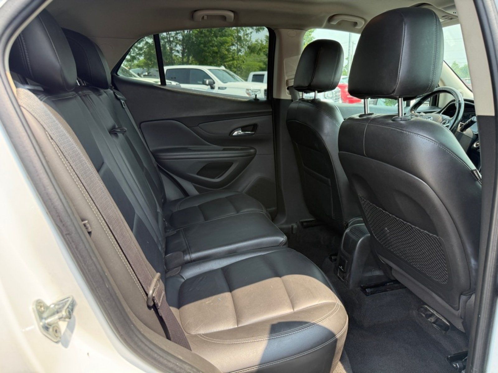Used 2020 Buick Encore Essence FWD image 25