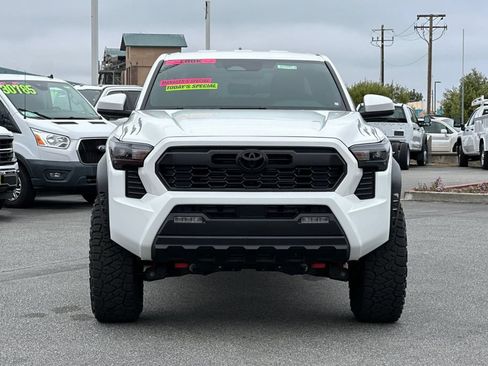 Used 2026 Toyota Tacoma TRD Off-Road AWD/4WD image 9