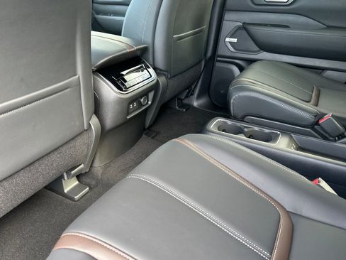 New 2026 Nissan Armada SL w/ Captain's Chari Seat Package image 9