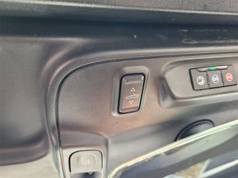 Used 2023 Chevrolet Camaro LT image 33