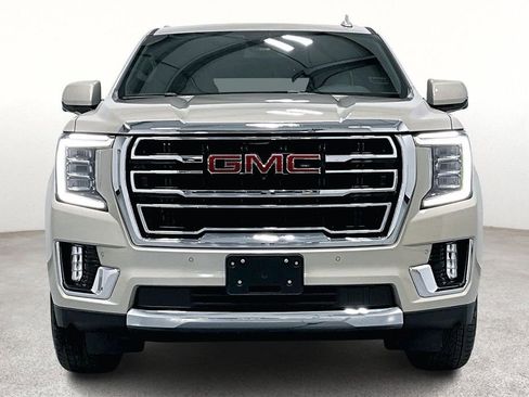 Used 2023 GMC Yukon SLT w/ SLT Luxury Package image 5