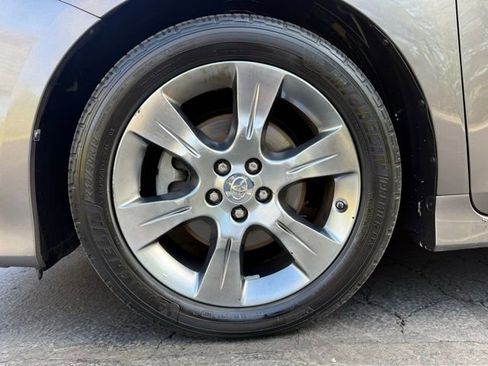 Used 2015 Toyota Sienna SE w/ SE Preferred Package image 33