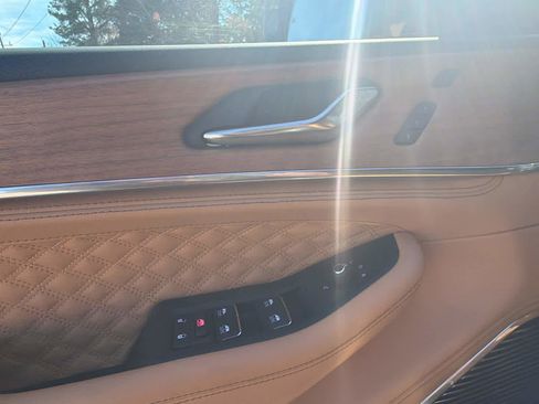 New 2025 Jeep Grand Cherokee L Summit image 18