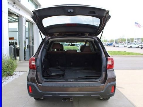 Used 2019 Subaru Outback 3.6R Touring AWD/4WD image 9