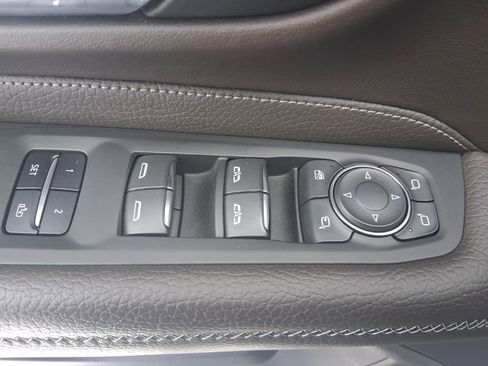 Used 2022 GMC Yukon Denali w/ Advanced Technology Package image 26