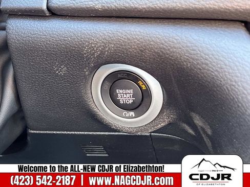 New 2026 Chrysler Pacifica Select image 28