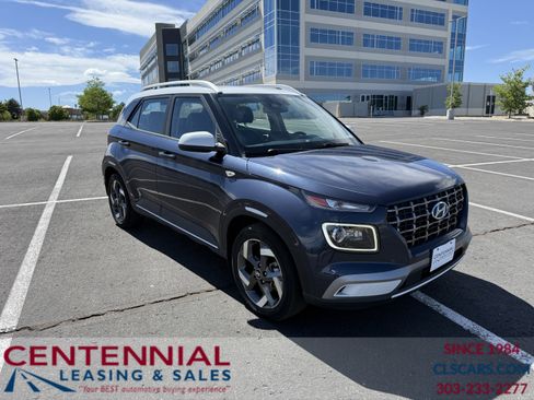 Used 2023 Hyundai Venue Limited FWD image 1