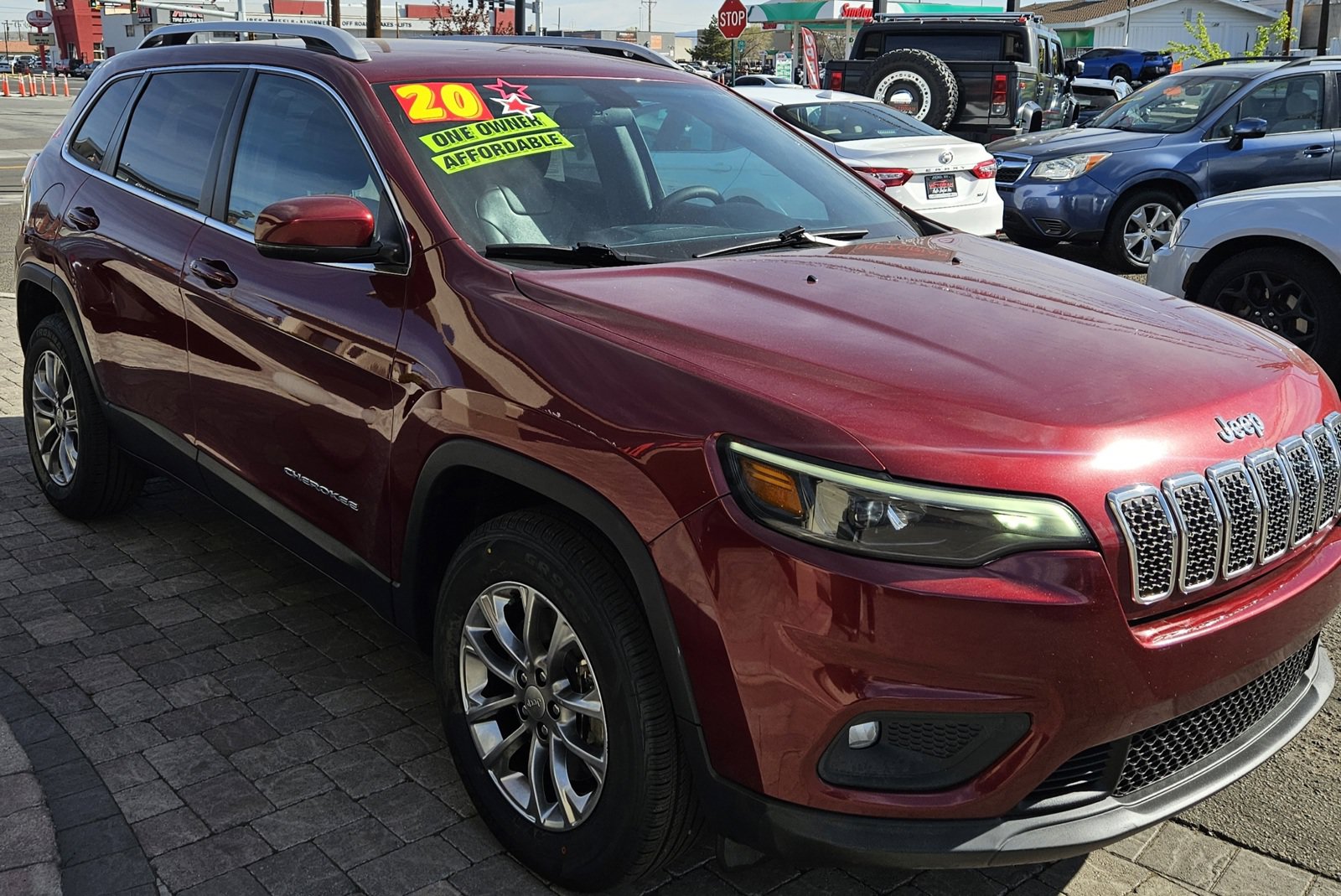Used 2020 Jeep Cherokee Latitude Plus w/ Trailer Tow Group AWD/4WD image 3
