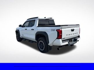 Used 2024 Toyota Tacoma TRD Off-Road w/ TRD Off Road Upgrade Package AWD/4WD video 3
