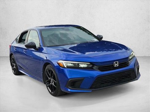 Used 2023 Honda Civic Sport image 3