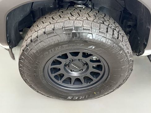 Used 2025 Toyota 4Runner TRD Off-Road image 31