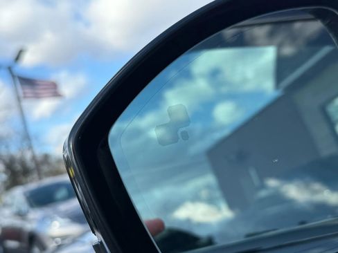 Used 2020 Land Rover Range Rover Velar R-Dynamic S image 17