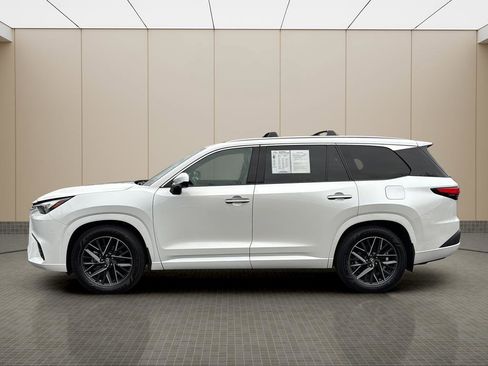 Used 2024 Lexus TX 350 350 Luxury image 2