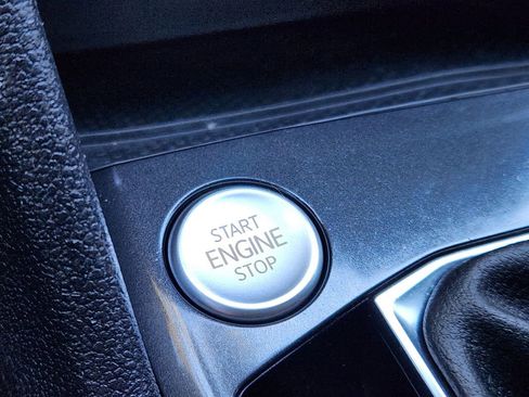 Certified 2023 Volkswagen Tiguan SE image 25