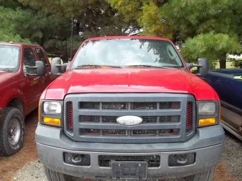 Used 2006 Ford F250 XL image 4