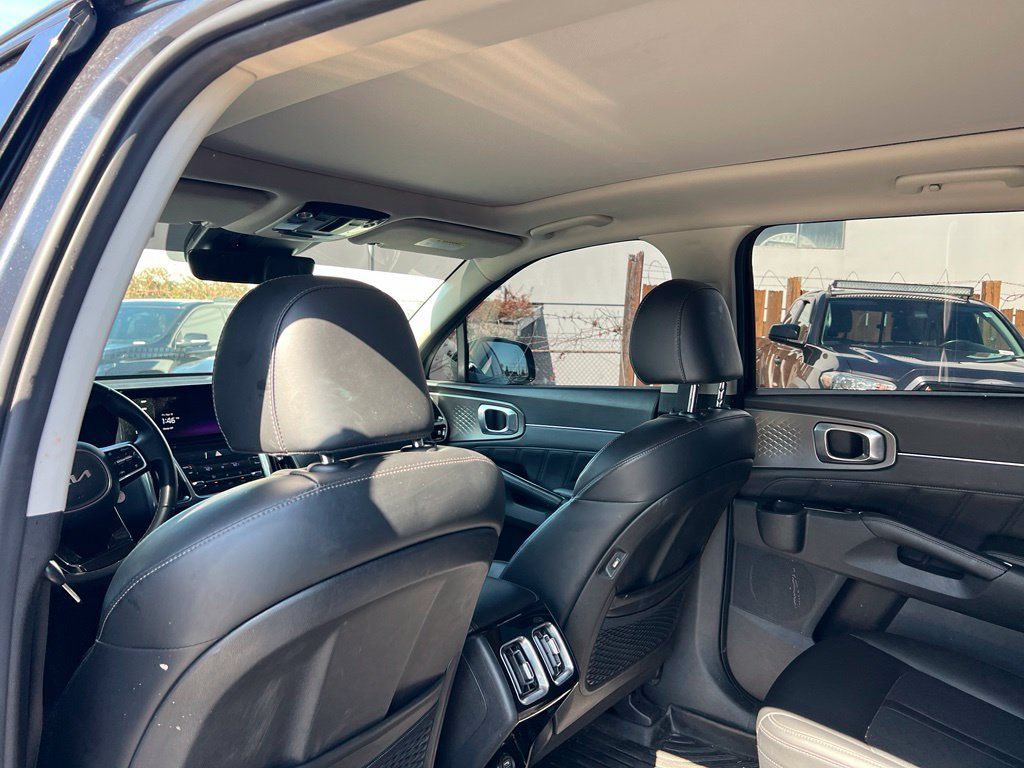 Certified 2023 Kia Sorento SX AWD/4WD image 13