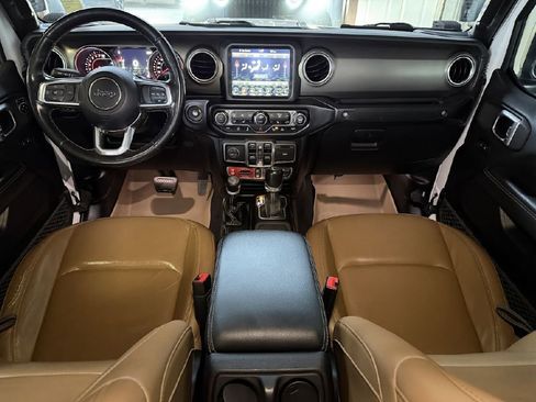 Used 2020 Jeep Gladiator Rubicon w/ Uconnect 4C Nav & Sound Group image 9