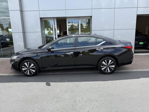 Used 2022 Nissan Altima 2.5 SV AWD/4WD image 3