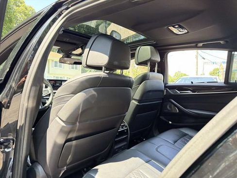 Used 2018 BMW M550i xDrive AWD/4WD image 15