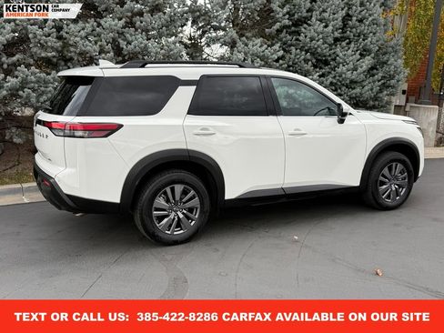 Used 2025 Nissan Pathfinder SV image 9