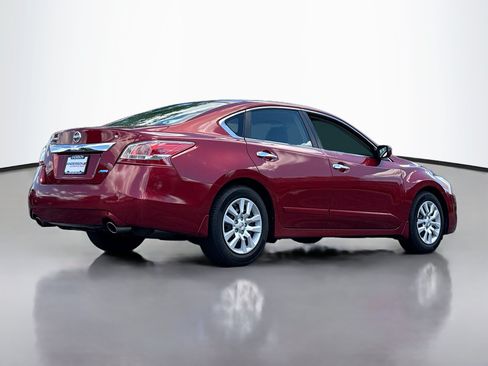 Used 2013 Nissan Altima 2.5 S FWD image 2