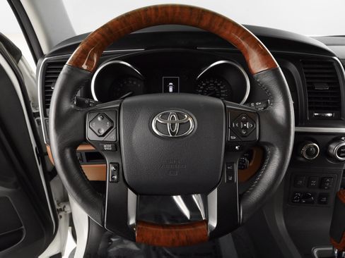 Used 2018 Toyota Sequoia Platinum image 14