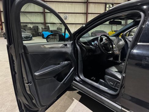 Used 2019 Lincoln MKC Premiere image 12