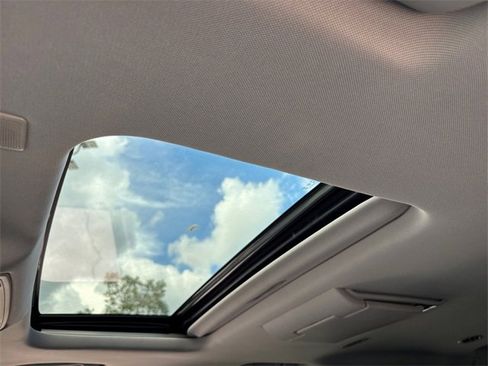 Used 2019 GMC Yukon Denali w/ Denali Ultimate Package image 4