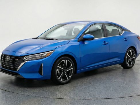 Used 2025 Nissan Sentra SV image 3