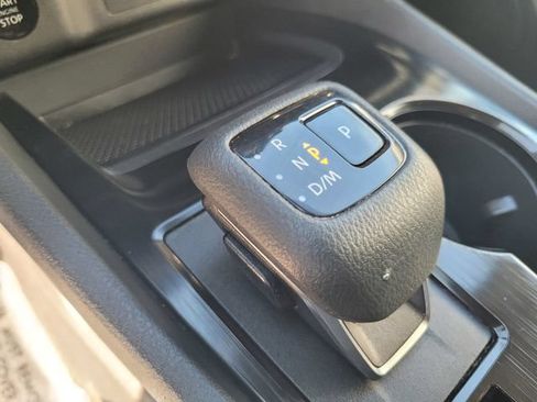 Used 2024 Nissan Rogue SV FWD image 20
