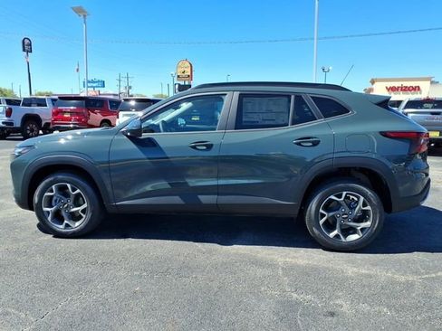 New 2026 Chevrolet Trax LT image 8