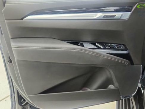 Used 2025 Cadillac Escalade Sport w/ Touring Package AWD/4WD image 40