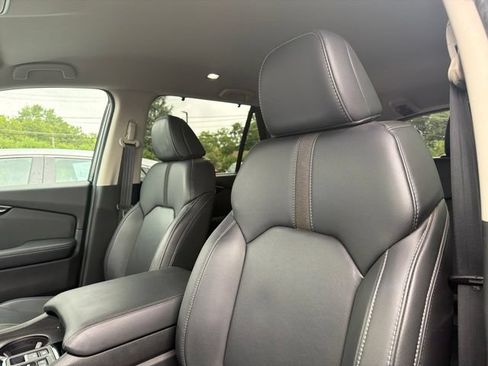 Used 2025 Honda Pilot EX-L image 5