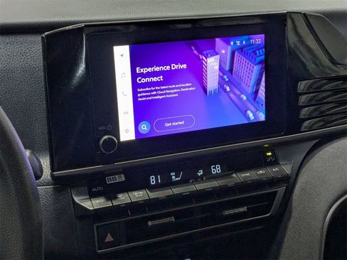 Used 2025 Toyota Camry LE image 18