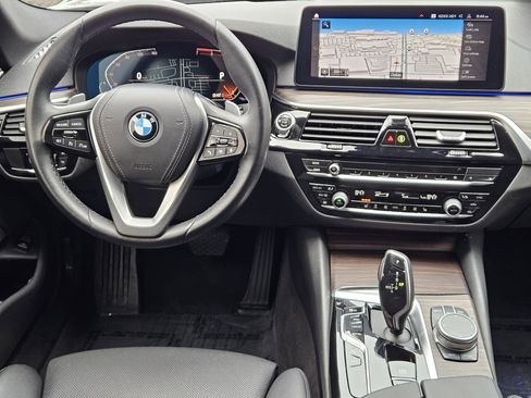 Used 2021 BMW 530i w/ Convenience Package image 28