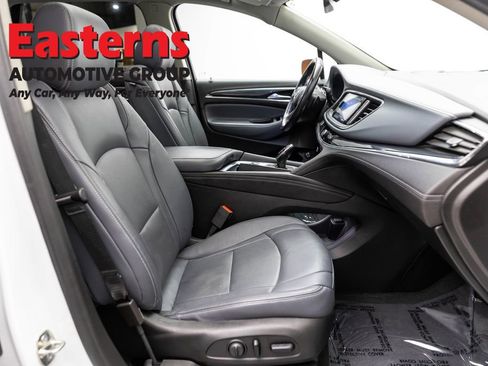 Used 2020 Buick Enclave Essence image 26