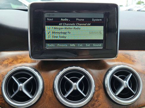 Used 2015 Mercedes-Benz GLA 250 image 25