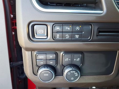 Used 2023 Chevrolet Tahoe Z71 w/ Luxury Package image 31