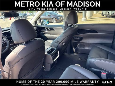 Used 2025 Kia Carnival SX Prestige FWD image 28