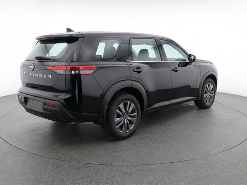 Used 2025 Nissan Pathfinder SV image 9