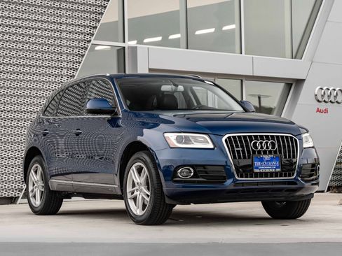 Used 2017 Audi Q5 2.0T Premium Plus w/ Technology Package AWD/4WD image 1