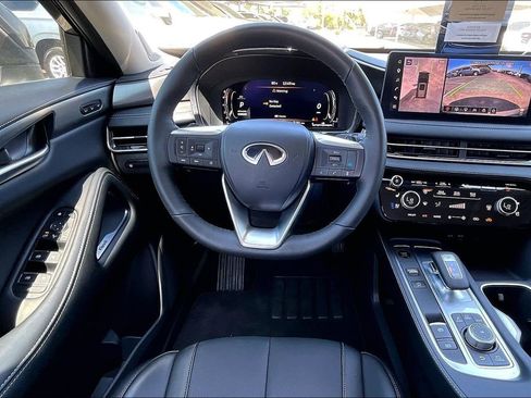 Certified 2026 INFINITI QX60 Luxe w/ Family Package FWD image 9